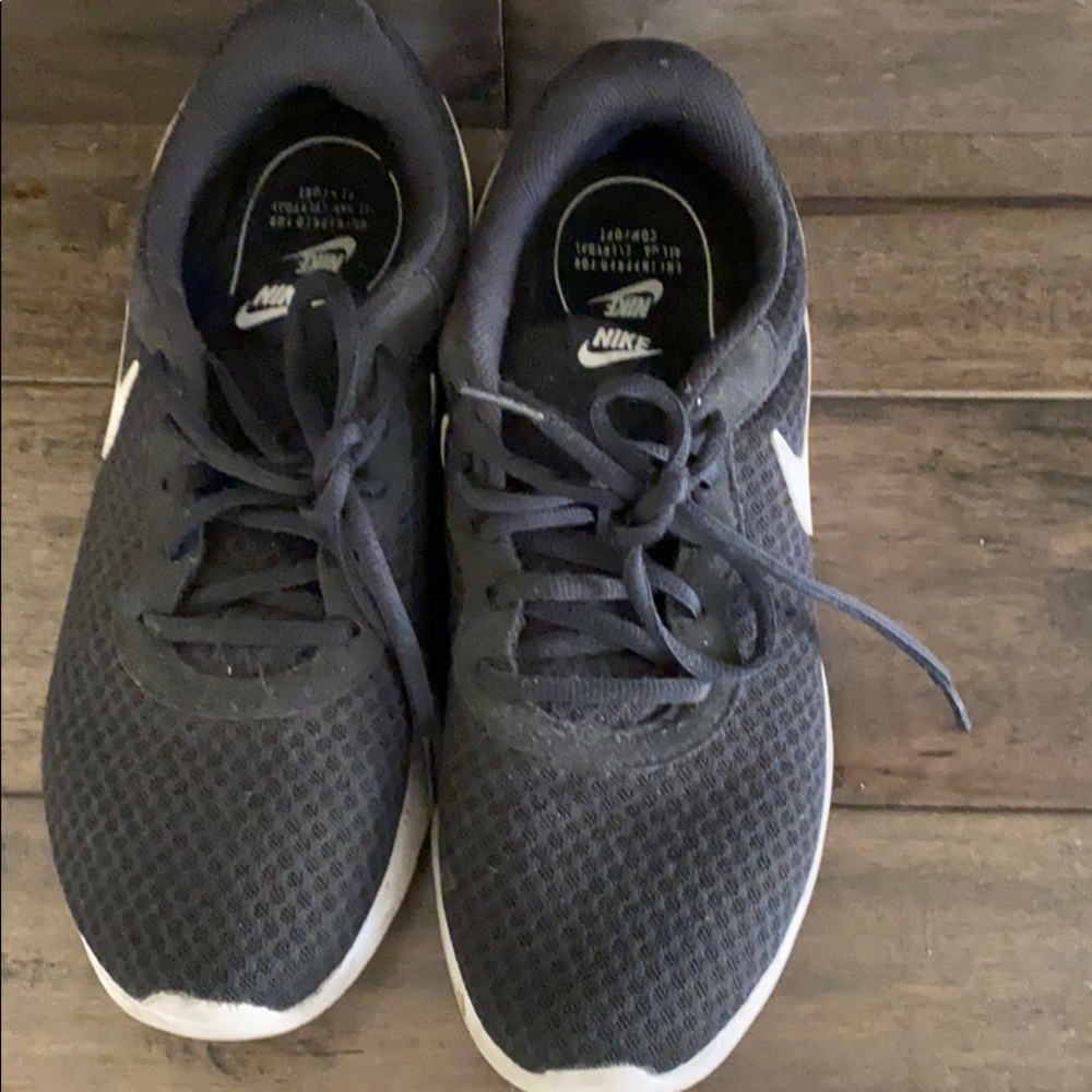 Nike black sneakers